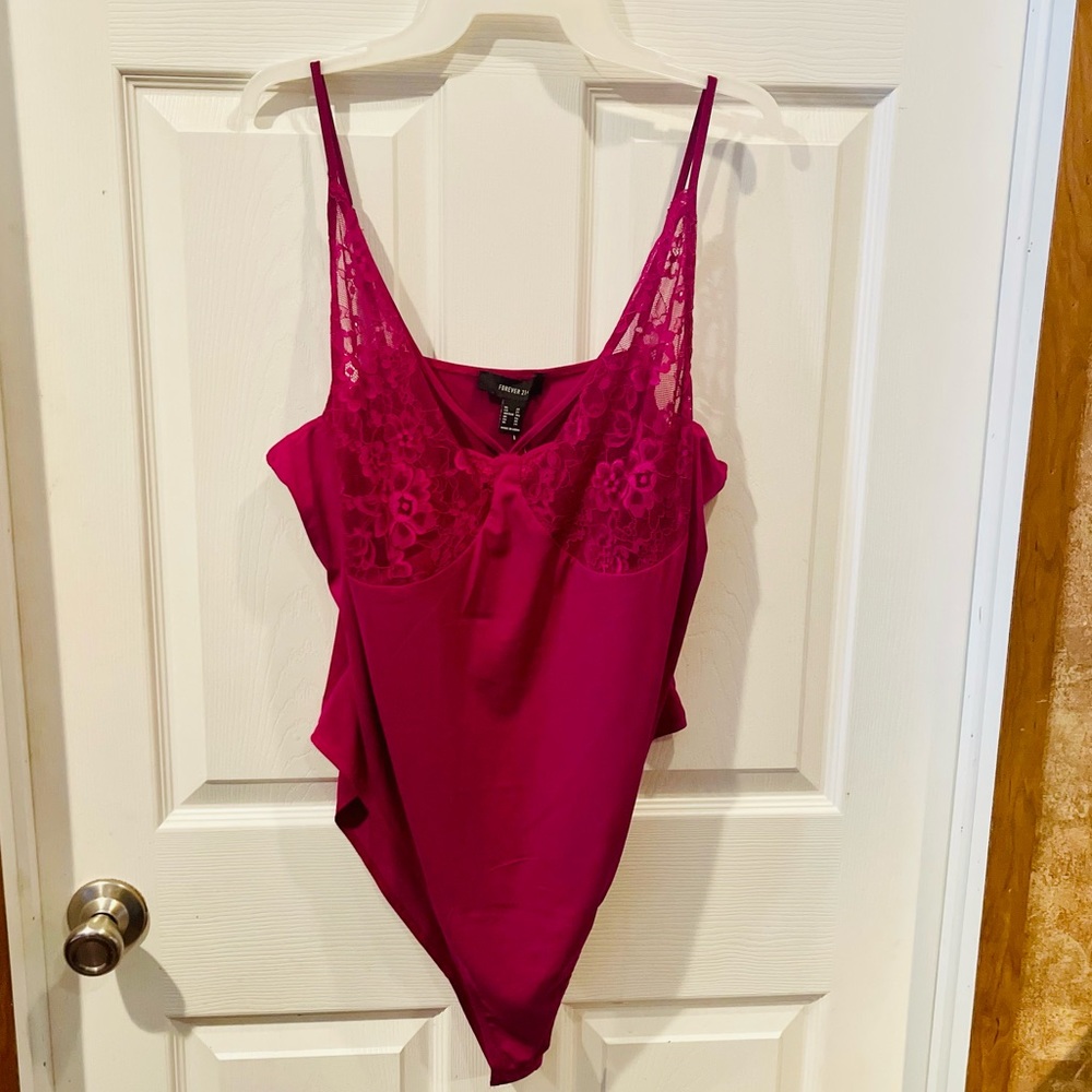 Sexy Fuchsia pink new bodysuit😍